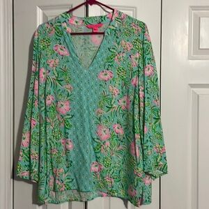 Lilly Pulitzer V-neck size large